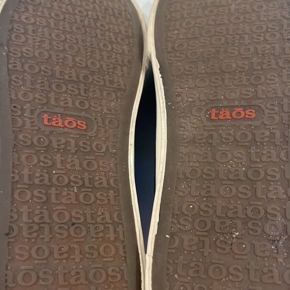 Taos EZ soul women’s canvas laceless slip on sneaker mules black 9.5 EUC - Picture 5 of 9